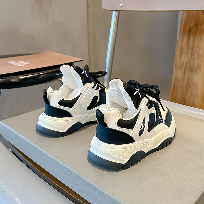 Cricketskor för barn Korean Edition Bröd Violence Bear Tide Brand Pojkar och flickor Fritidssportskor 2023 Nyhet_voghion.com