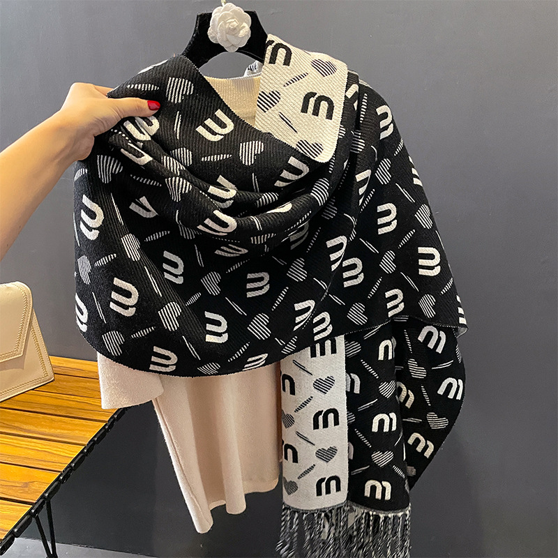 Neuer Kaschmirschal für Damen im Herbst und Winter, passend zum koreanischen Stil, doppelseitiger Schal mit M-Gitter, modischer, einfacher, warmer und dicker Schal_voghion.com