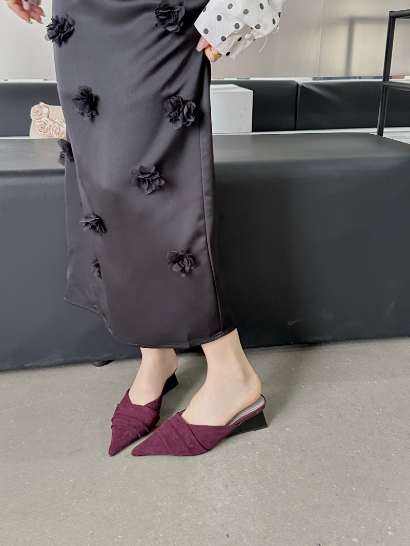 Elegant women's slippers wedge heel