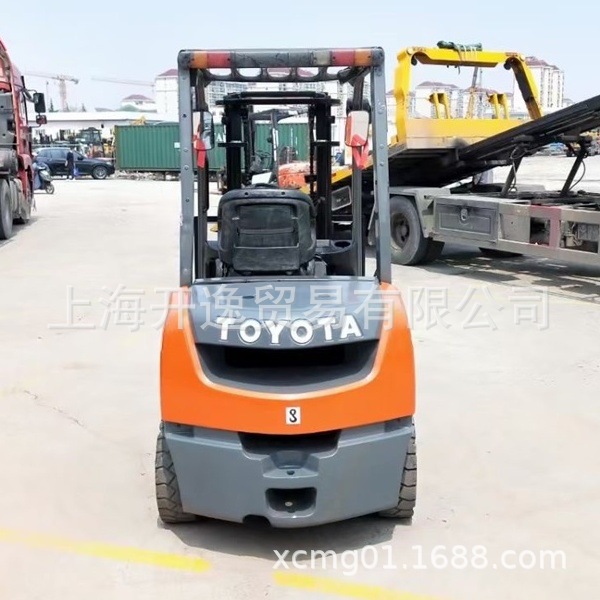 丰田 TOYOTA 8FD30 3吨二手叉车 出售