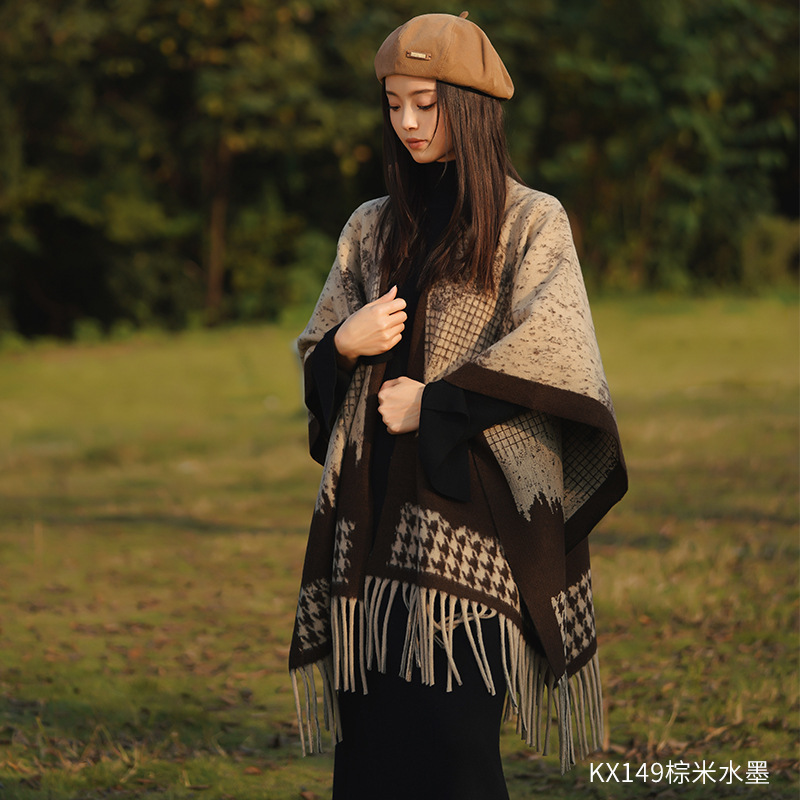 2025新款仿羊绒山水画民族风女围巾披肩羊绒斗篷披风高级感外搭|undefined
