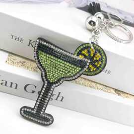 跨境创意可爱镶钻玛格丽塔酒杯造型钥匙扣烫钻烫图钥匙链包包挂件