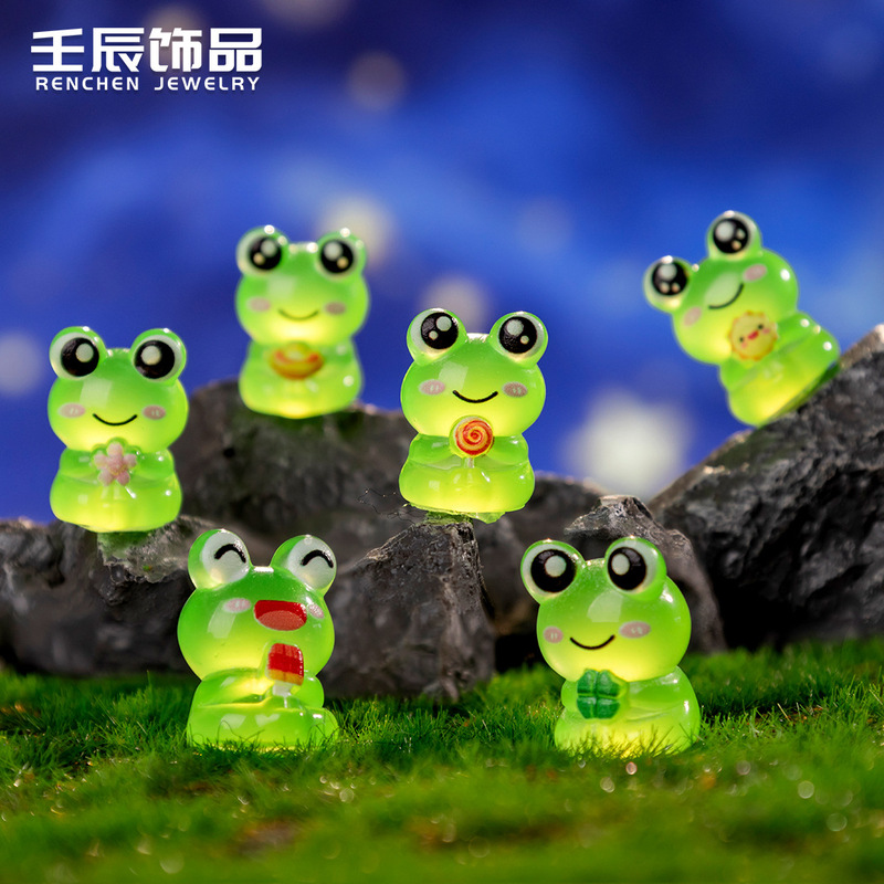 Creative Stereo Cute Green Smiling Frog Animal Ornaments DIY Resin Crafts Accessories Cute Small Ornaments