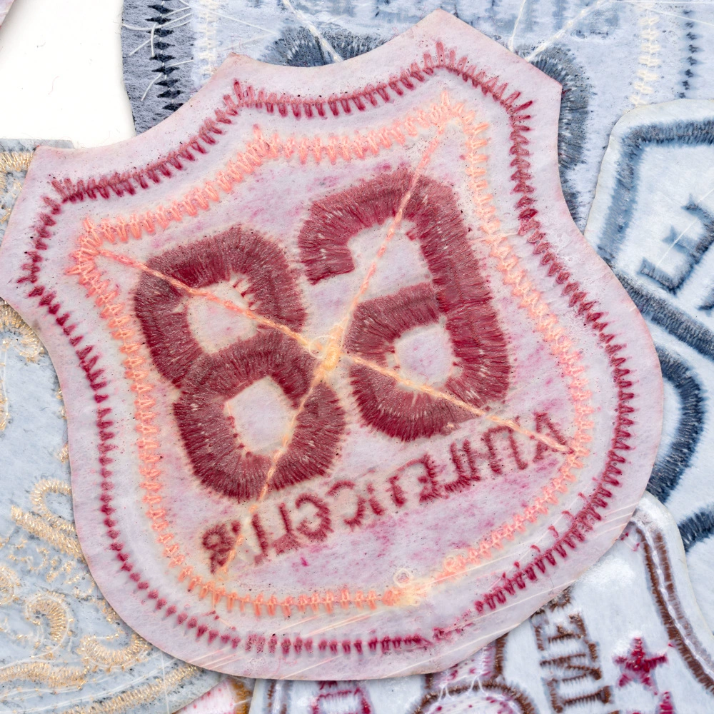 Тренд: буквы и цифры, нашивка для ноутбука, патч, с вышивкой