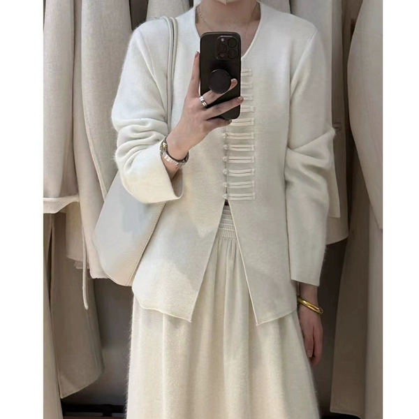 Recommend *white----good quality