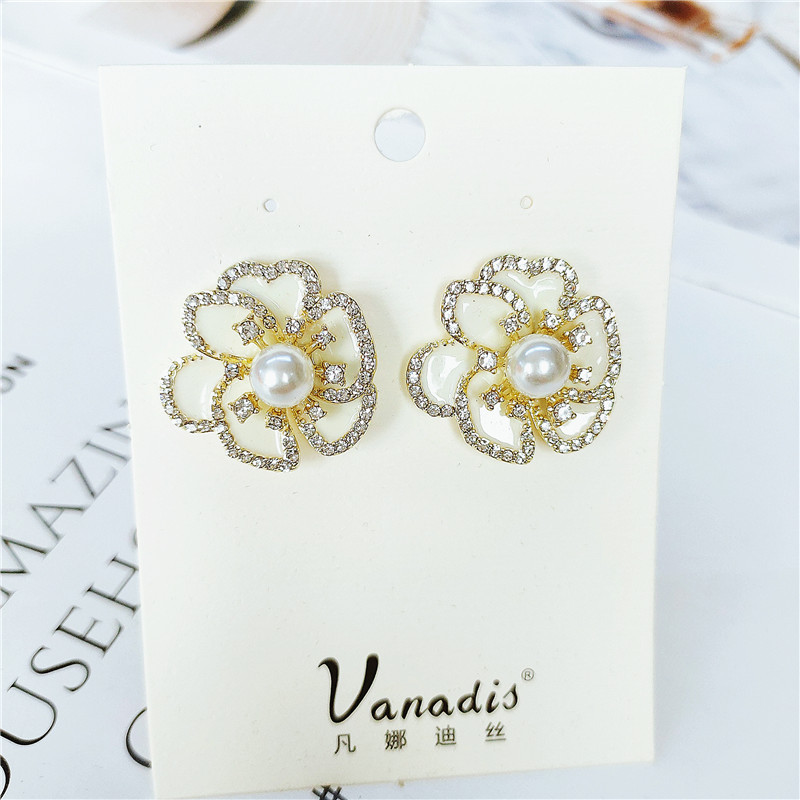 Fashion Simple Hollow Flower Earrings display picture 1