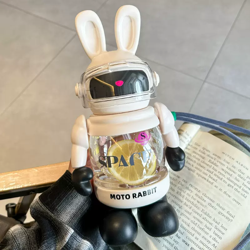 2024新款儿童水杯大容量男生太空兔吸管杯子男运动水壶太空杯