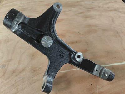 40015-Md00B – Steering knuckle