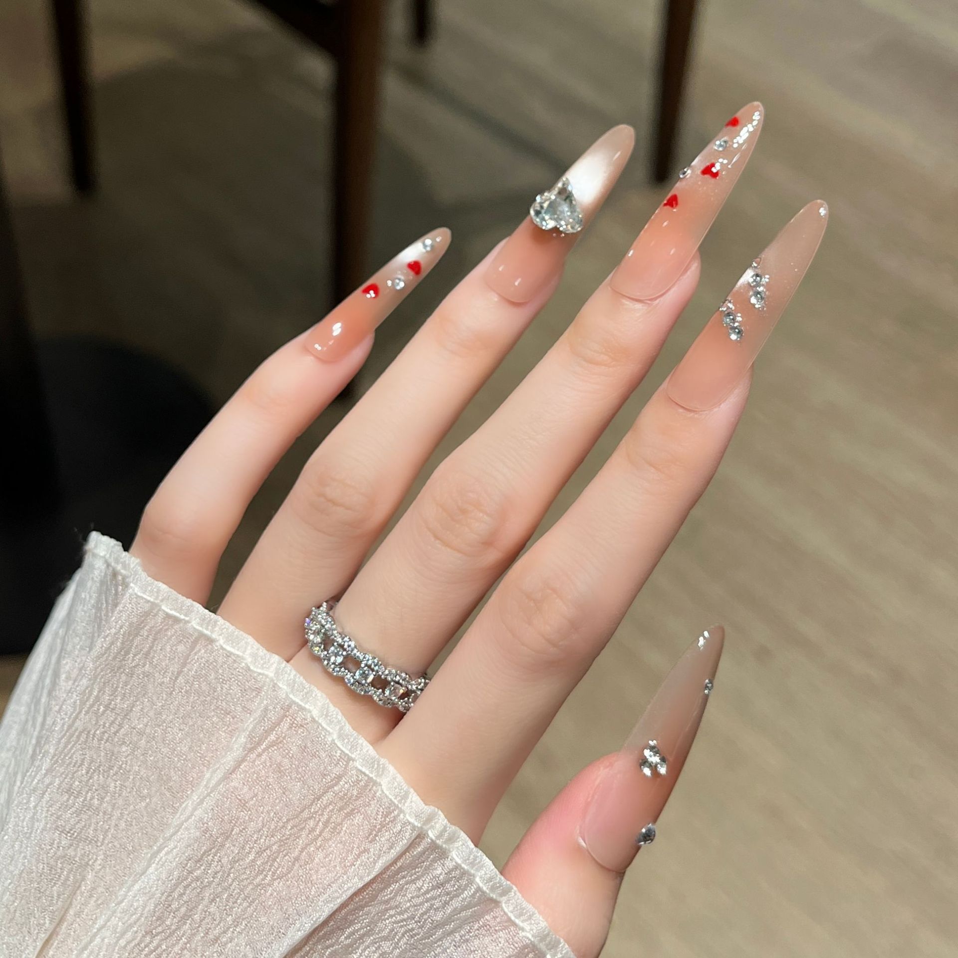 2026 Año Nuevo usar uñas de alta calidad pura manicure pieza de uñas hecha a mano fina perro largo dibujado a mano pequeñas uñas de amor