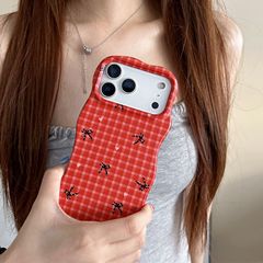 红色格子蝴蝶结适用iPhone16pro max苹果17手机壳15/14磨砂波浪壳
