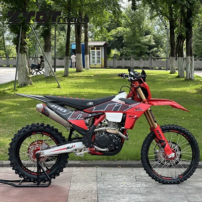 Motosikletlər water-cooled off-road motorcycles, suitable for
