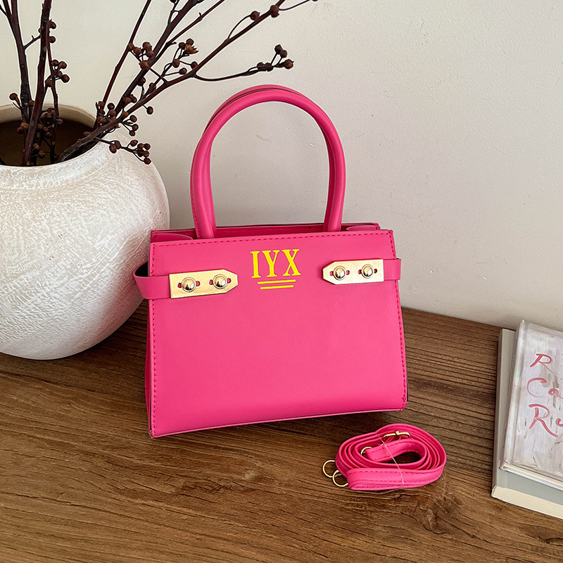 Cross-Border Trendy Textured Small Square Handbag for Women, 2026 Summer New Style, Lettered Light Luxury Shoulder Bag, Commuter Crossbody Bag