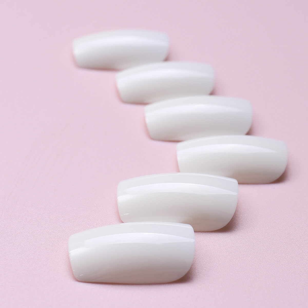 Nuevo color sólido desgaste de uñas rectangulares blancos removibles parches de uñas productos terminados de uñas de uñas