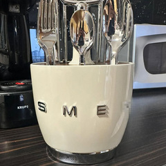 メーカー現物SMEGスマグネット赤クリーム風キッチンステンレス食器レトロセットナイフフォークスプーンホルダー