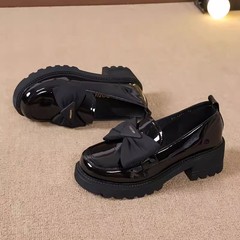 软底单鞋女厚底乐福鞋2025新款漆皮中跟女鞋蝴蝶结亮皮鞋女小个子
