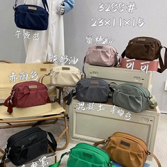 国境を越えた対外貿易ファッションの洋風のしわの片肩の包みの潮流はカジュアルなナイロンのカバンの女性のカジュアルな斜め掛けのカバンを合わせます。