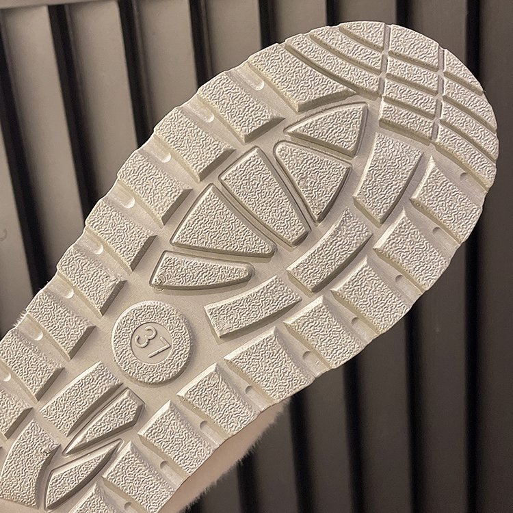 Thick snow boots for men and women in winter plus fleece thickened warm comfort to wear casual woolen shoes large size_voghion.com