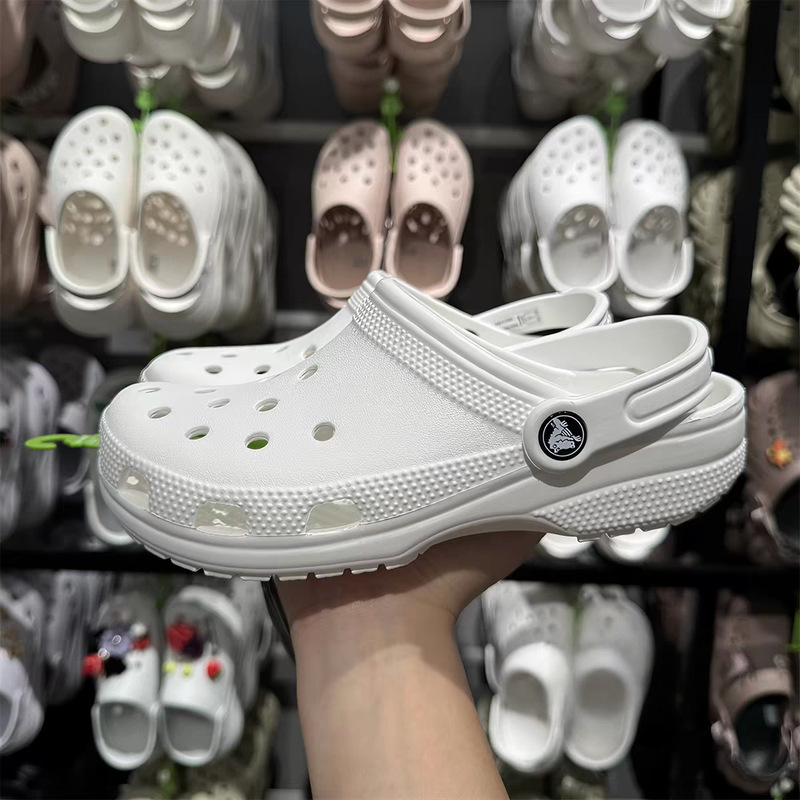 Putian Shoes Cross Crocs Celebrity Clogs Women's Flat Beach Shoes Men's and Women's Slippers Couple Sandals Cross-Border Putian Shoes Cross Crocs Celebrity Clogs Women's Flat Beach Shoes Men's and Women's Slippers Couple Sandals Cross-Border