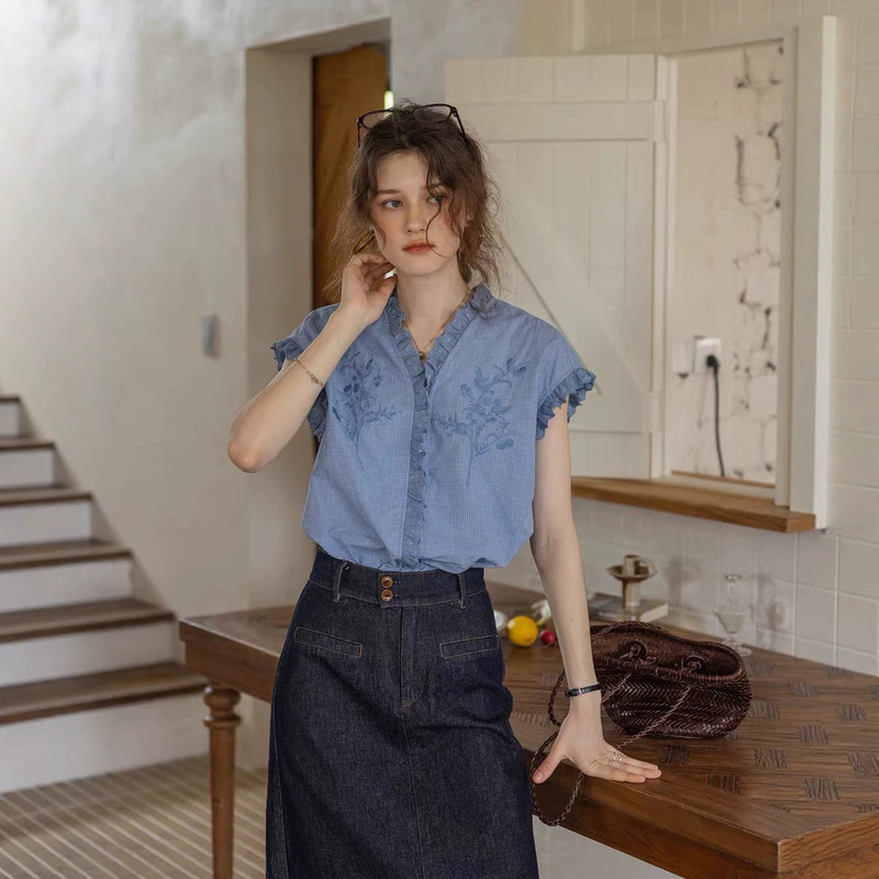 French-Style Embroidered Lace Sleeveless Shirt for Women, New Summer Pastoral Fresh Style, Loose V-Neck Linen Blend Top