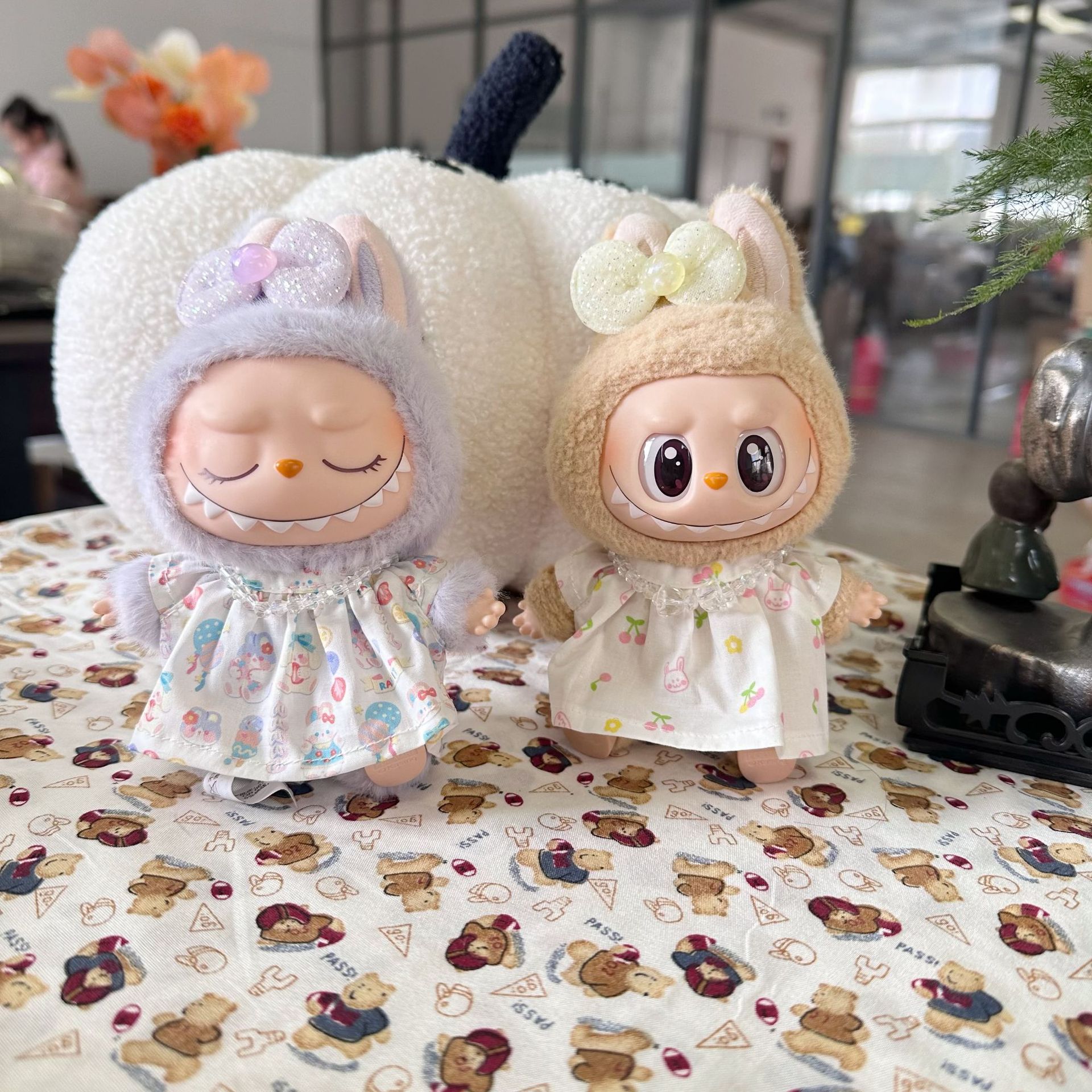 macaro一二代LABUBU搪膠掛件拉布布坐坐派衣服新春公主裙項鍊套裝