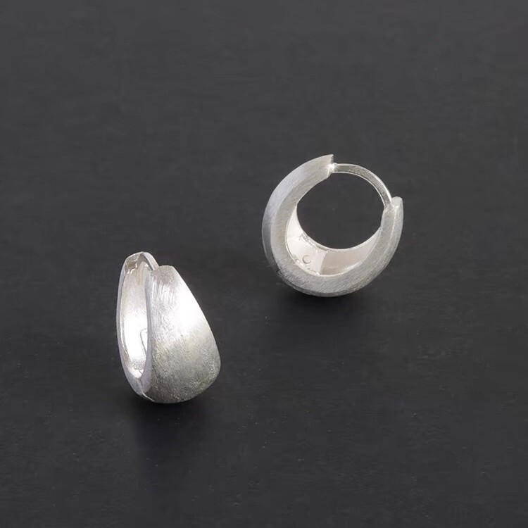 Korean Version S925 Sterling Silver Frosted Handmade Brushed Ear Cuffs for Women, Simple and Sophisticated Minimalist Style Earrings Ins