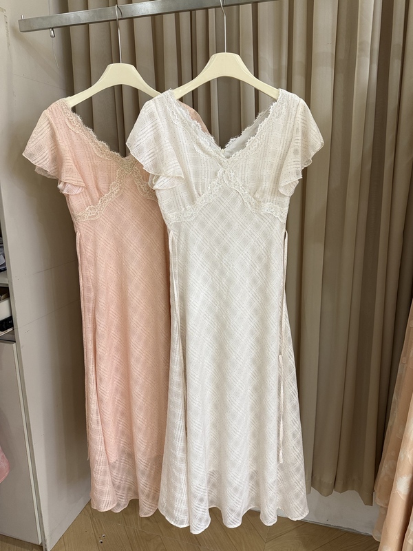 Authentic Pink V-Neck Lace Patchwork Polka Dot Floral Dress for Women, Summer Waist-Cinching Stylish White Long Dress for Petite Figures
