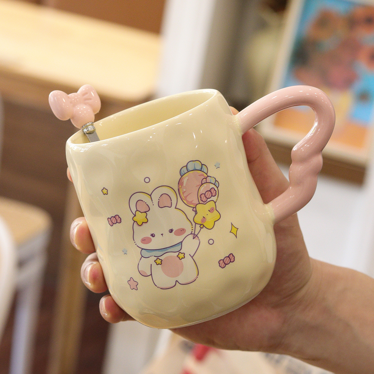 Conjuntos de tazas de cerámica de conejo mágico de alto valor con caja de regalo, tazas de marca con tapa + cucharada de taza de agua, taza de regalo