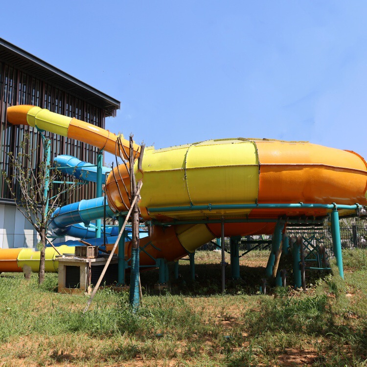Guangdong Dalang Factory Source Supply Water Amusement Park Facilities Closed Bowl Slide Closed Bowl Slide