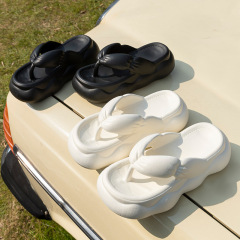厚い底の高くなった人の字は女性の夏の外に着て糞を踏む感があります。