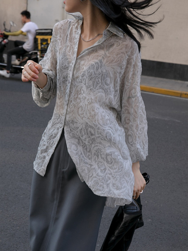 高級感エンボスデザイン感日焼け止めシャツ女性の微透春夏のユニークなシャツは怠惰な長袖の上着を着ている|undefined