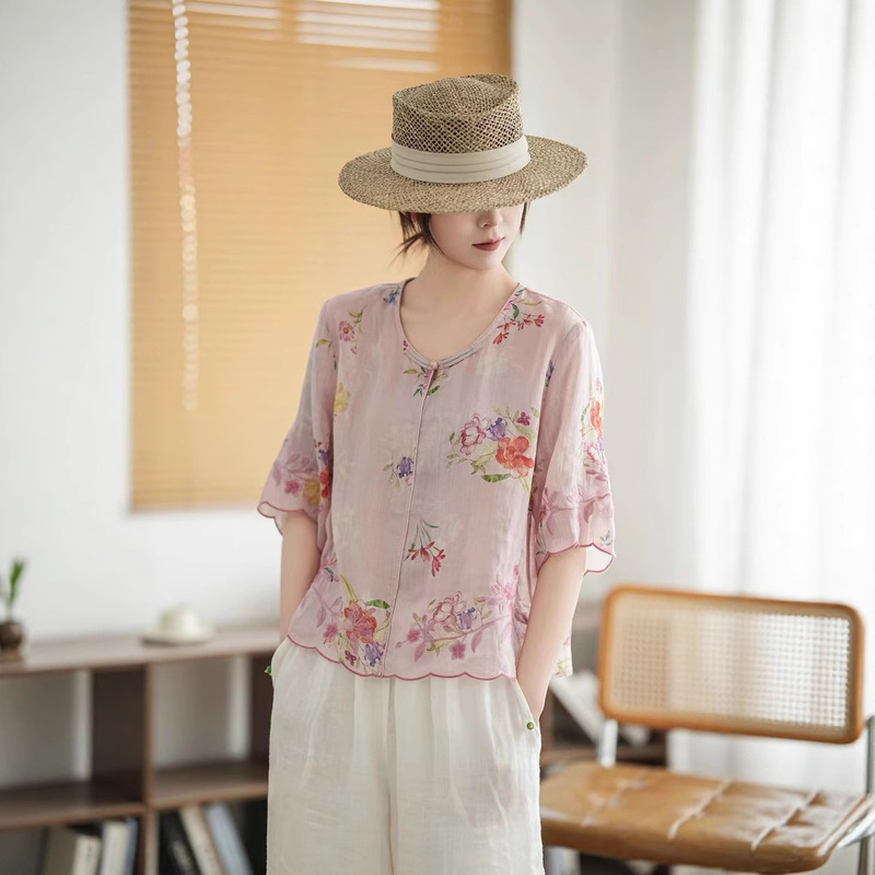 2025 New Summer Digital Printing National Style Three-Quarter Lace Sleeve Top Round Neck Bead Button Loose Version Literary Top