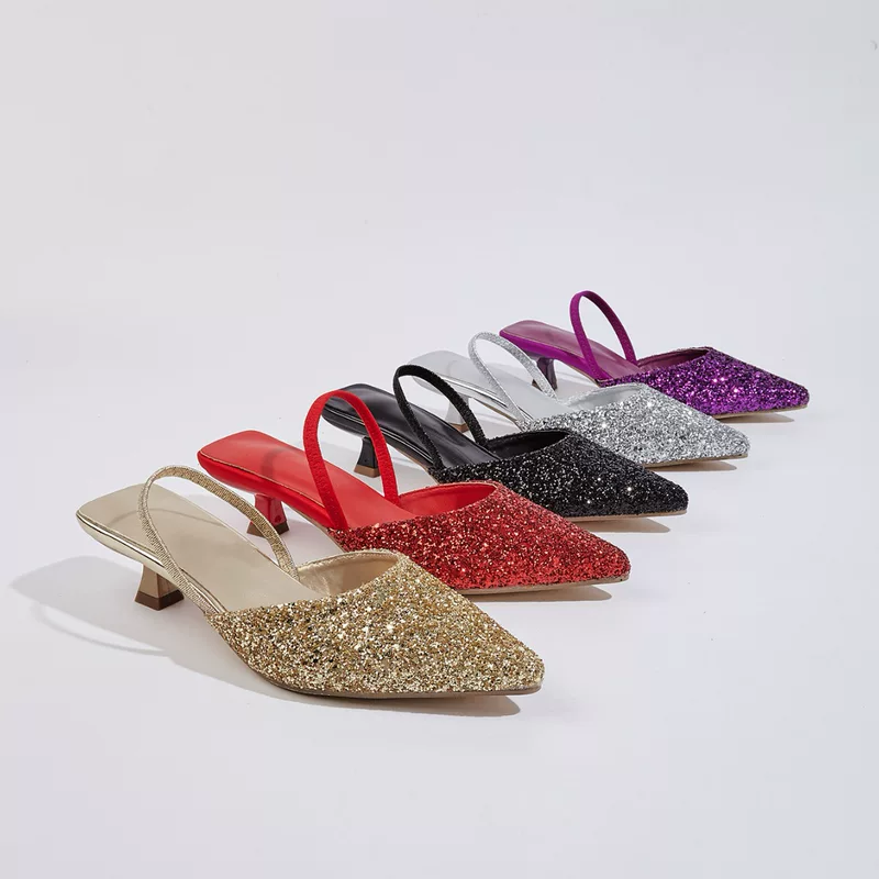 Вечернее платье с острым носком, сандалии в корейском стиле.