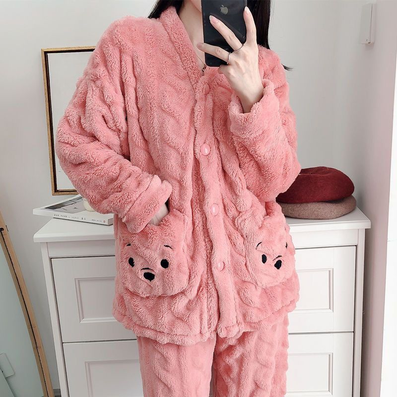 Pijamas al por mayor transfronterizos de invierno de franela de dibujos animados lindos calentadores y gruesos con un conjunto de ropa para el hogar