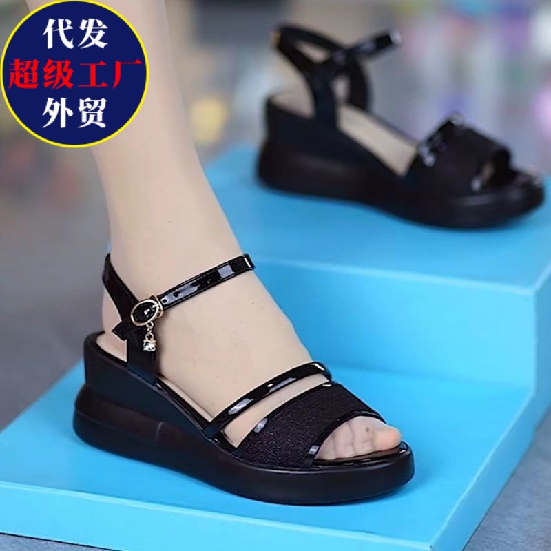 Lightweight fashionable sandals wedge heel