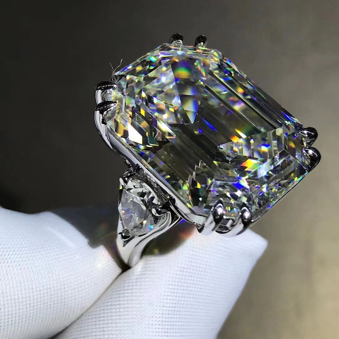 Gao Ding corte esmeralda anillo de mujer Cena Video suministro de comercio exterior de alta gama 50 quilates anillos grandes