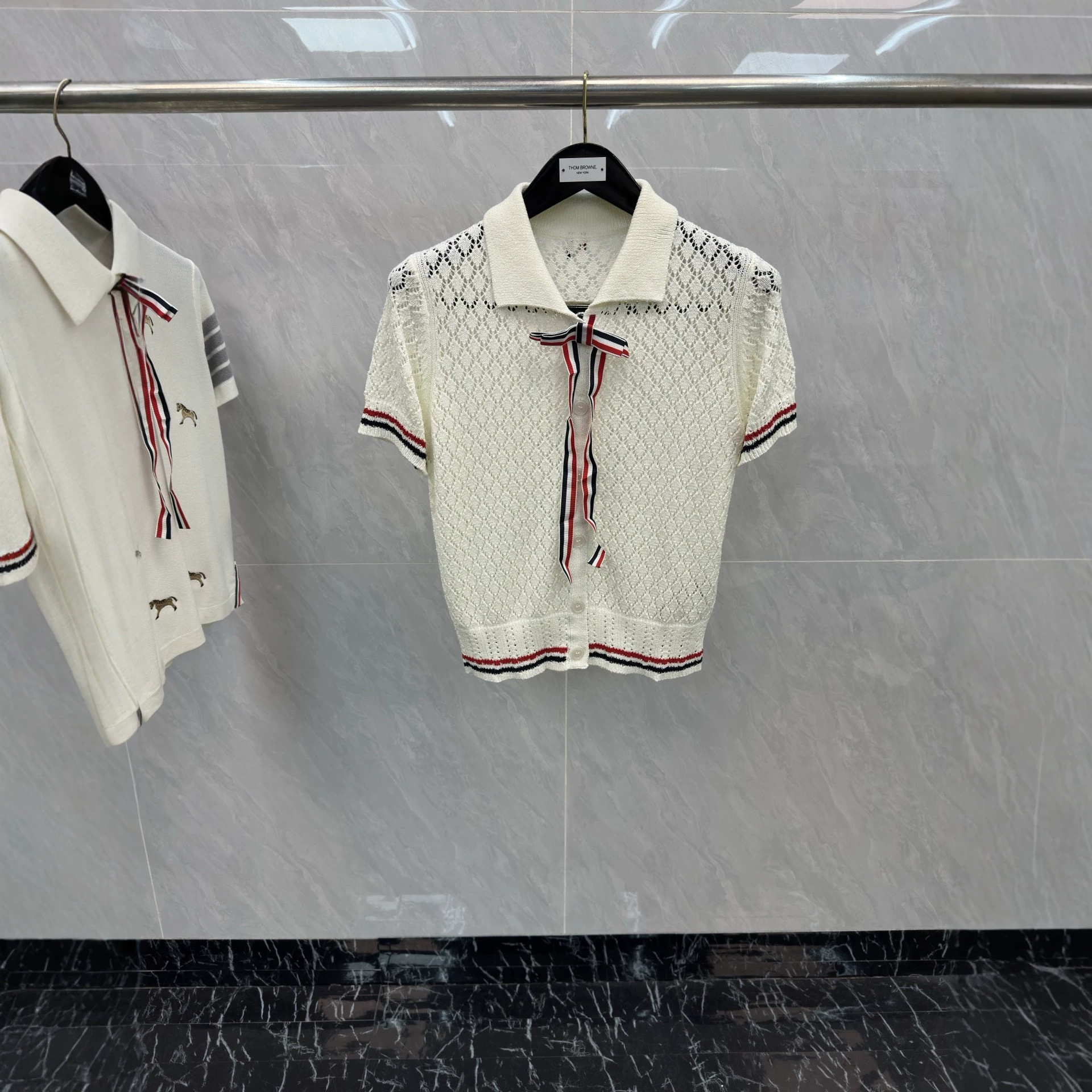 TB Factory Direct Sales Women's Summer New Design Age-Reducing Collared Short-Sleeve Knitwear with Detachable Bow Pin