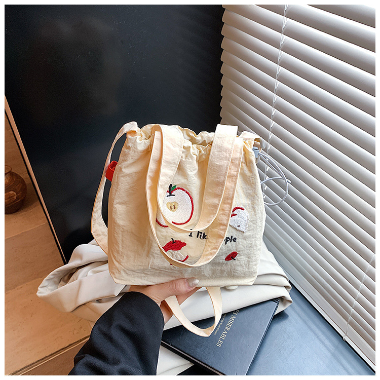2025 夏の新作刺繍ショルダーバッグ小さな新鮮な女の子のハンドバッグ甘いイン多用途ファッションクロスボディバッグ|undefined