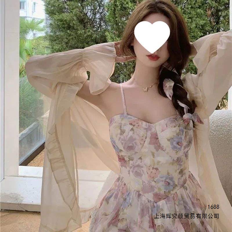 Gentle and sweet sun-protective cardigan for women, thin and loose fit, tie-waist shawl, long-sleeved chiffon jacket to pair with a slip dress.