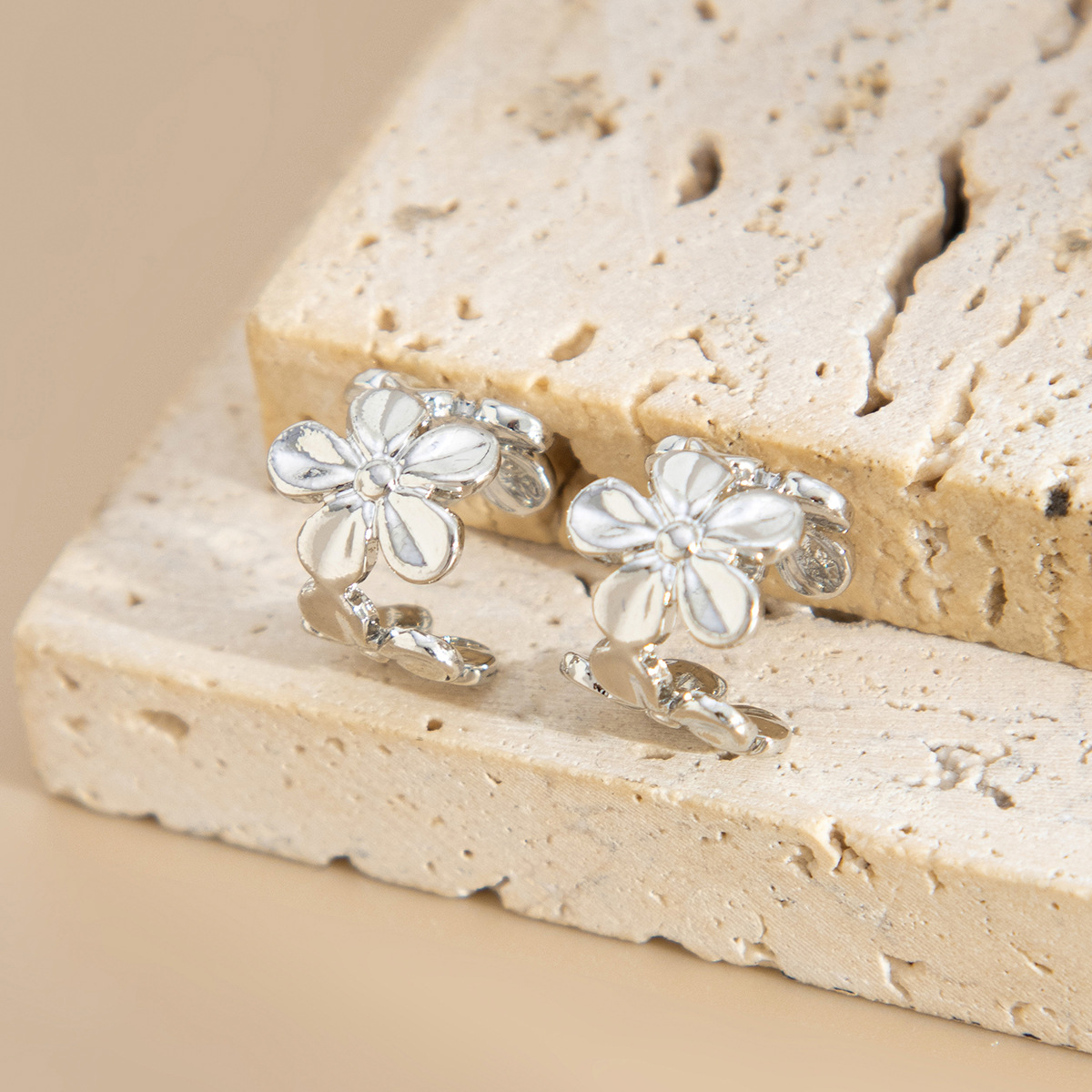 European and American Cross-Border Jewelry Beach Vacation Style Starfish Scallop Pendant Earrings Design Ins Metal Flower Ear Clip undefined