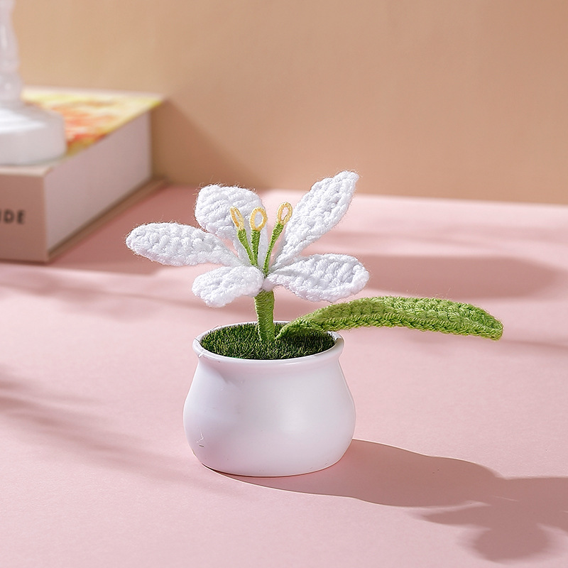 Terminado pequeña olla tejida a mano girasol lirio escritorio coche pequeña decoración regalo de cumpleaños regalo de graduación