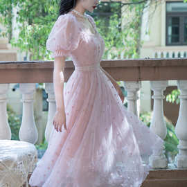 实拍2022夏季新款仙女甜美粉色印花方领连衣裙度假礼服长裙子