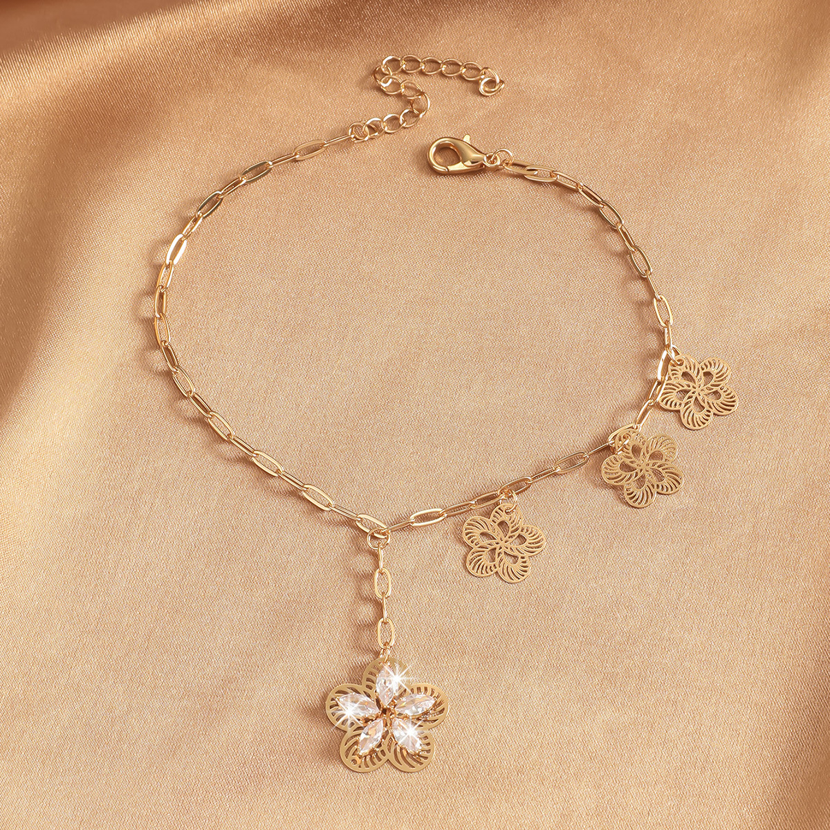 Transfronterizos de lujo ligero de alta calidad de zircon de cobre de moda simple accesorios de tobillas de mariposa para mujeres nuevos accesorios de pie de mariposa