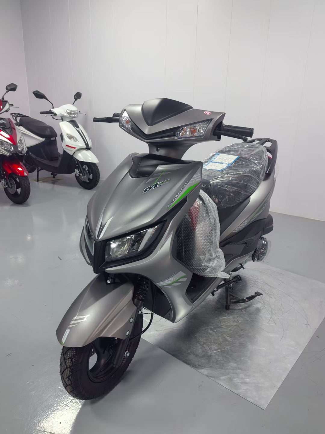 Cross-Border Exclusive Supply of Angel-Eye Motorcycles, Scooters, Fuel-Powered Motorcycles, Long-Lasting and Fuel-Efficient Scooters