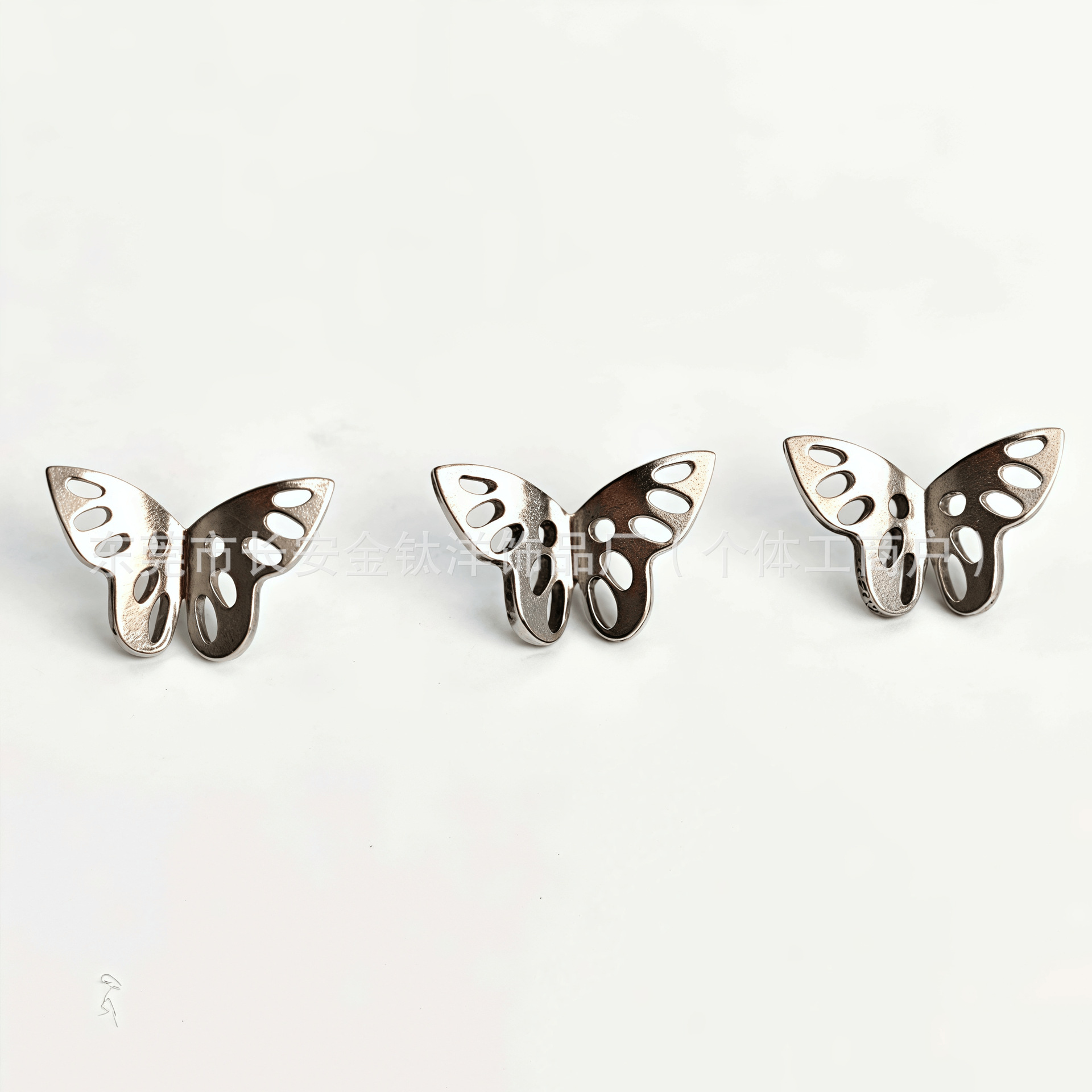 Pointed titanium steel lip stud product view
