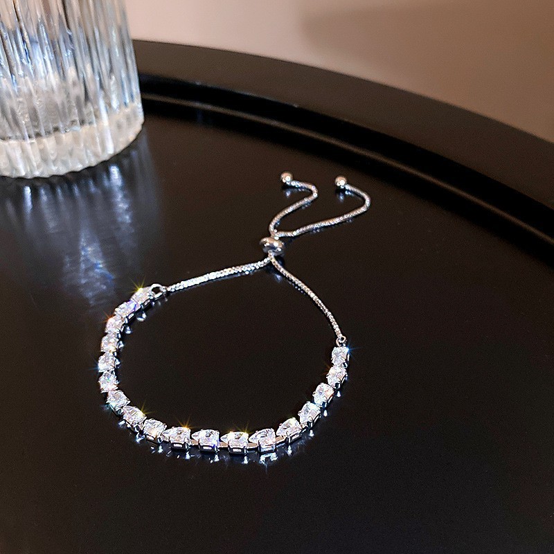 Simple color circón pull-out pulsera de moda elegante todo partido pulsera luz lujo alto sentido pulsera para las mujeres al por mayor