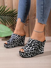 E 35947 Leopard Print Wedge Sandals �����¸����� ŷ���羳��