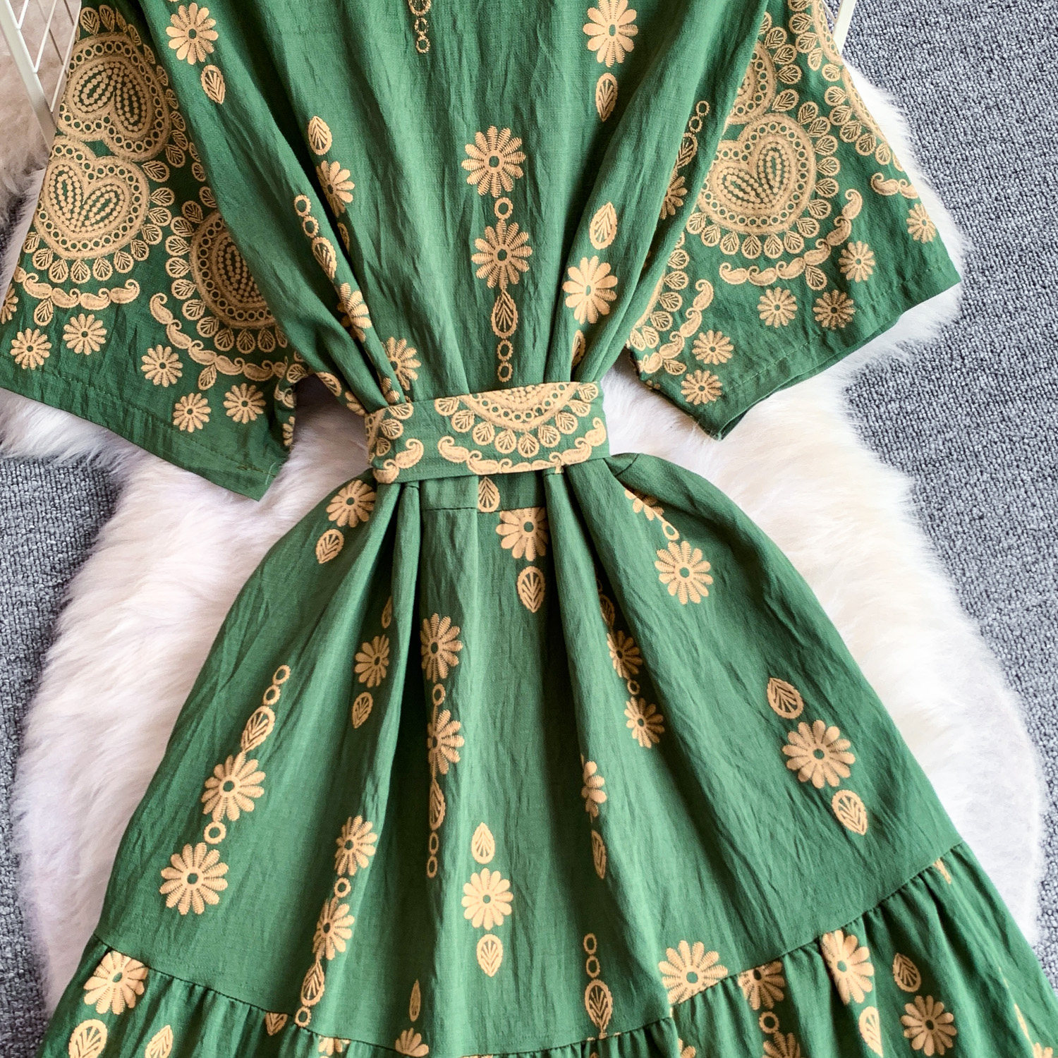 Women's French Retro Heavy Embroidery Lapel Dress Korean Style Single-Breasted Slimming Ruffled Long Skirt Summer Dress_ecoleips.com