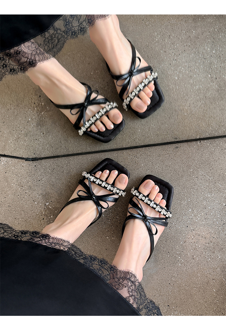 Sandal cao gót nữ mũi vuông đính đá pha lê, quai ngang nơ bướm, gót 9 cm — màu đen, Rượu vang đỏ, màu trắng ngà chi tiết 24