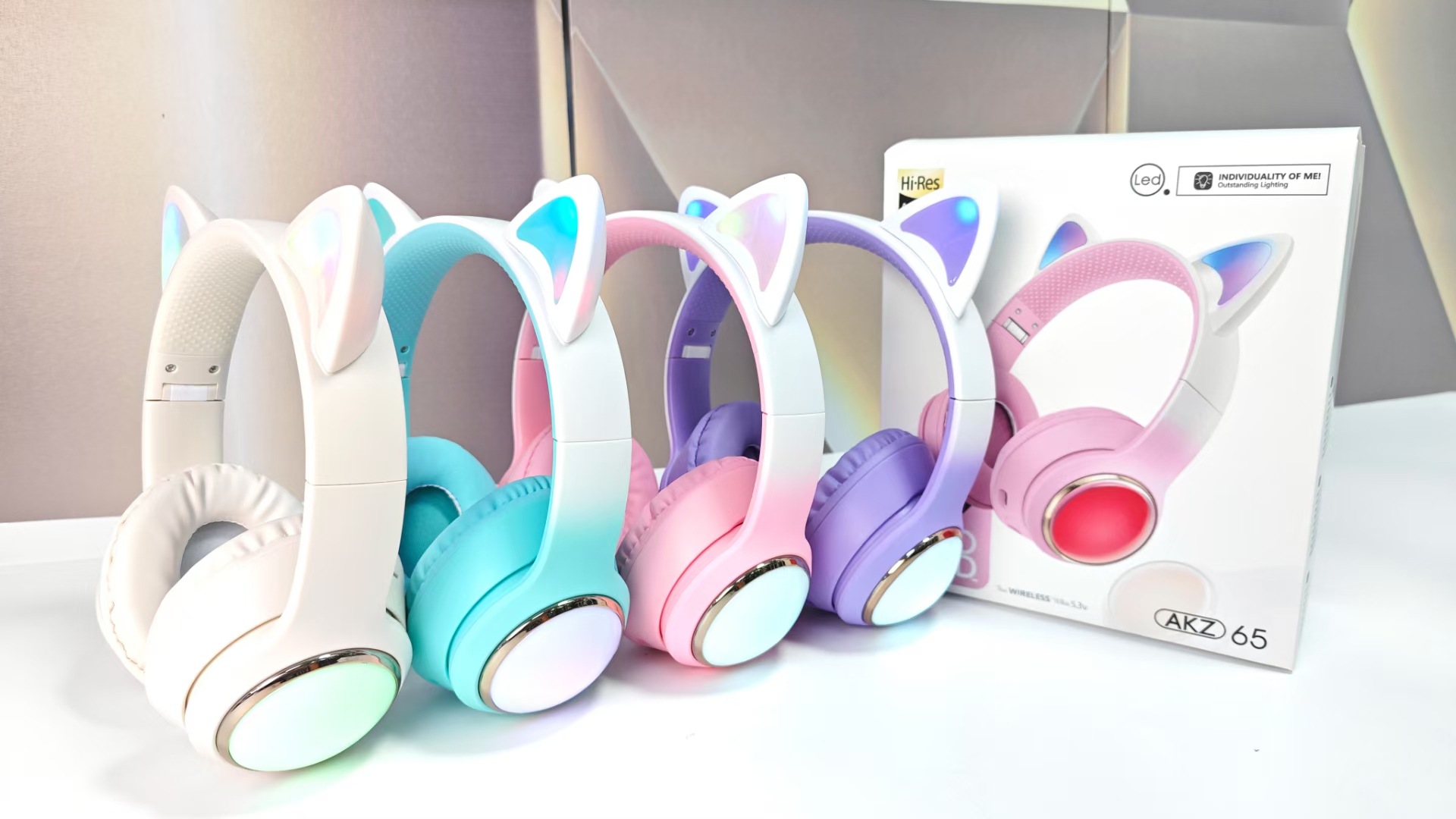 Transfronterizo nuevo creativo cápsula de gato auriculares inalámbricos luminosos de color gradiente auriculares para niños auriculares estudiantes image 9