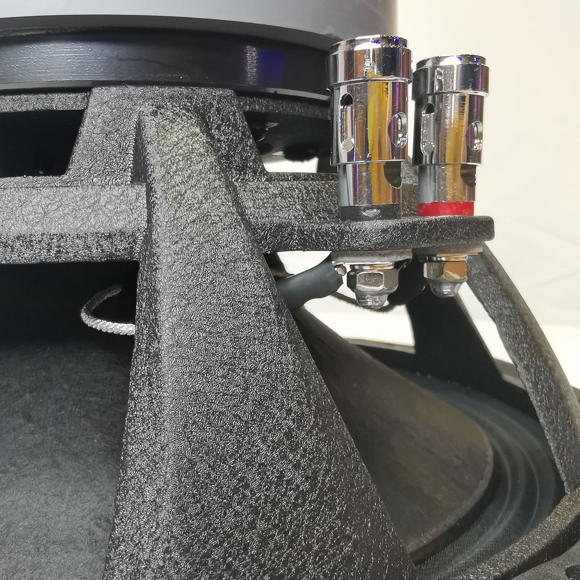 KP4010G2低音背面细节